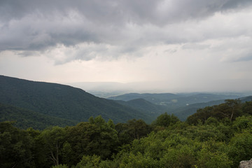 Fototapeta na wymiar Shenandoah-Storm Clouds