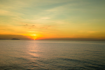 Naklejka premium Twilight sky background. Colorful Sunset sky and cloud.vivid sky in twilight time background.Fiery orange sunset sky. Beautiful