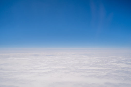 雲の上のイメージ