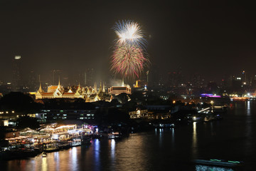 Fototapeta premium fireworks over the river