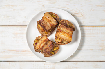  Stew of pork belly with apples, onion and sugar. Aebleflæsk. 