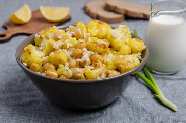 Roasted cauliflower with chickpeas