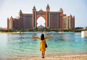 Deurstickers Dubai Vrouwelijke toerist in Dubai