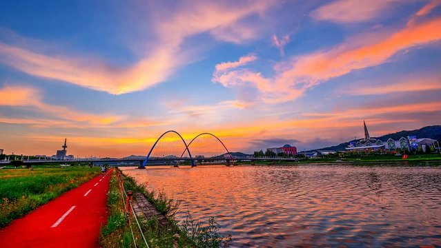  Twilight at Expo bridge in South Korea
