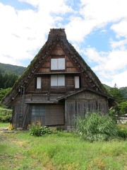 Fototapeta na wymiar Casa tradicional de campo japonesa