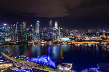Fototapeta premium Singapore skyscrapers at night