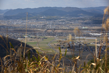日本の岡山県総社市の山の風景