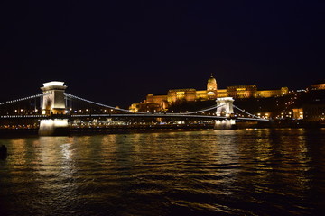 Fototapeta na wymiar Budapest - Chain Bridge by night
