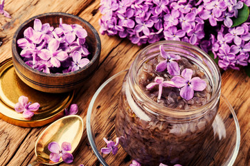 Obraz na płótnie Canvas Healing lilac flower jam