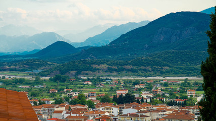 Fototapeta na wymiar Mountains and valley near town of Kalabaka, Greece