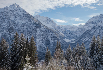 Winterlandschaft in den Alpen - Kleinwalsertal