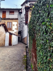 Naklejka premium Pueblo de montaña