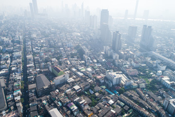 Fototapeta na wymiar Air pollution in Bangkok has been worsening with modern building