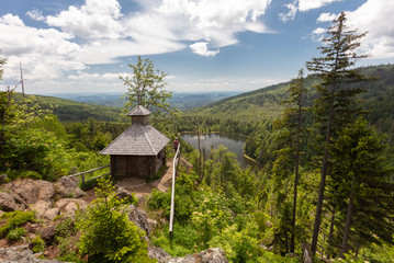 Rachelsee und Rachelkapelle im Nationalpark Bayerischer Wald