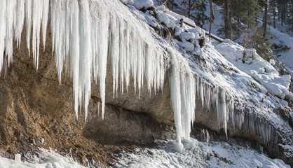 Eiszapfen im Winter 