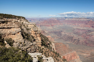 Mather Point is located near the Grand Canyon Visitor Center  and convenient parking lots. It is the busiest and most crowded of the Grand Canyon South Rim lookout points. 