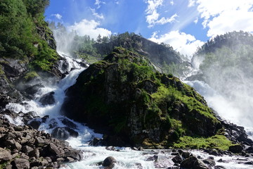 Naklejka na ściany i meble Wasserfall in Norwegen (Latefossen)