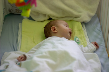 Obraz na płótnie Canvas sleeping babyboy