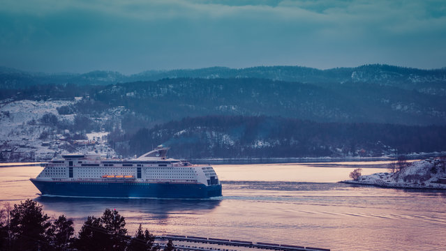 Prom Ferry Oslofjorden Dr&oslash;bak Norwegia Norge Norway