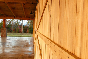 barn door side view