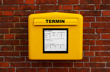 Fototapeta premium Termin Briefkasten