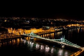 Fototapeta na wymiar ブダペスト市街の夜景