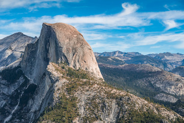 Fototapeta premium Scenic landscape of Yosemite's Half Dome