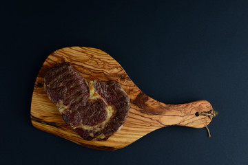 Chopping board with roasted meat