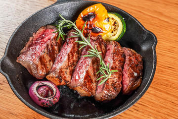 厚切り炭火焼ステーキ　Thick slice grilled steak