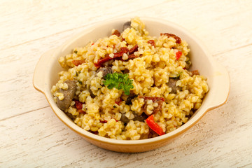 Bulgur with chicken hearts