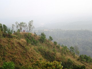 „Radschas Sitz“: Aussichtsplattform in Madikeri in den Bergen von Kodagu / Südindien
