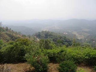 „Radschas Sitz“: Aussichtsplattform in Madikeri in den Bergen von Kodagu / Südindien