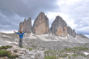 Naklejka premium Little traveler at Three Peaks, Dolomites