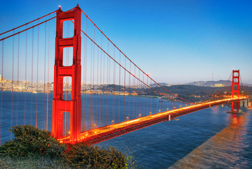 Fototapeta na wymiar Panorama of the Gold Gate Bridge and San Francisco city at night, California.ставрпо