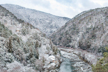 京都嵐山の雪景色