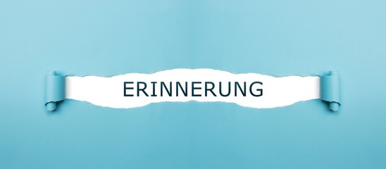 Erinnerung auf gerissenen Papier