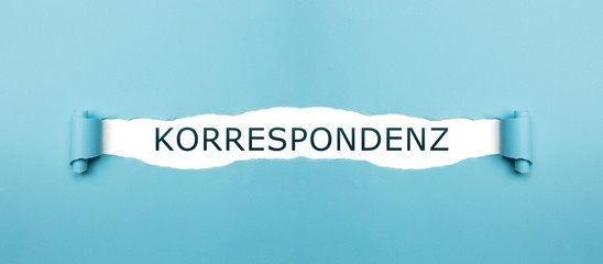 Korrespondenz auf gerissenen Papier