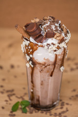  Milkshake with chocolate cookies 