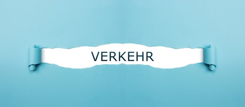Verkehr auf gerissenen Papier