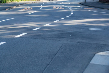 白線の引かれた道路
