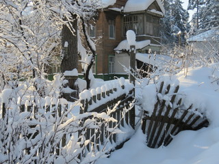 зима, снег, деревня, забор, деревянный дом