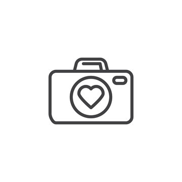 Photo camera with heart line icon. linear style sign for mobile concept and web design. Love story, photo camera outline vector icon. Symbol, logo illustration. Pixel perfect vector graphics