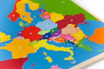 Fototapeta na wymiar Puzzle Europa multicolore