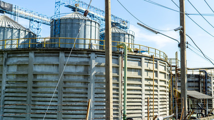 Fuel storage tank