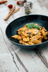 Penne gratin with vegetables, grilled zucchini and marinated tomatoes
