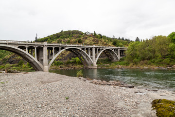Fototapeta na wymiar Bridge over Umpqua River