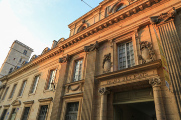 Dijon: Blick auf Turm und rückseitige Fassade des Herzogpalasts (Palais des Ducs et des États de...