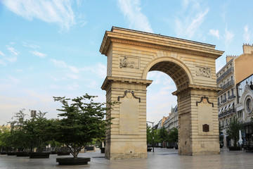 Fototapeta na wymiar Dijon: Triumphbogen Porte Guillaume