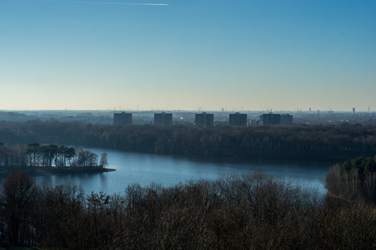 Hochh&auml;user in Gro&szlig;enbaum an der Sechs-Seen-Platte Duisburg