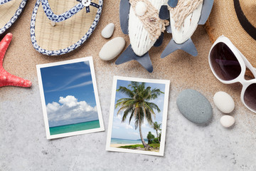 Fototapeta na wymiar Travel vacation accessories and photos